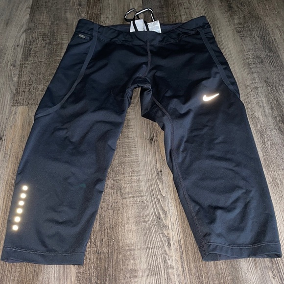 Nike Pants - Nike Crop Leggings